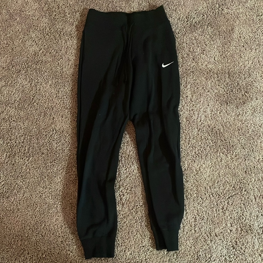 Nike joggers swestpants size small